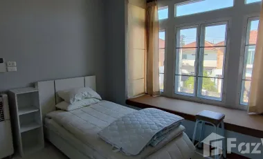House for rent 4 beds 5 baths 6 parking lots in Sankamphang