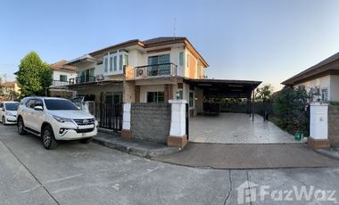 House for rent 4 beds 5 baths 6 parking lots in Sankamphang