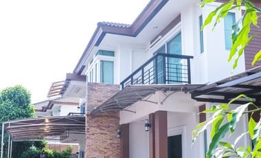 House for rent 4 beds 5 baths 6 parking lots in Sankamphang