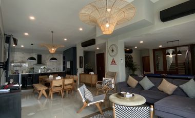 For rent Luxury in this stunning modern-style pool villa