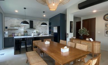 For rent Luxury in this stunning modern-style pool villa
