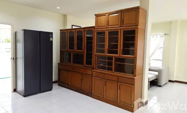 Spacious 3 bedroom 2 bath House Near the Sea Fully furnished