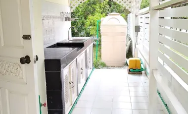 Spacious 3 bedroom 2 bath House Near the Sea Fully furnished