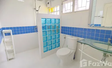 Spacious 3 bedroom 2 bath House Near the Sea Fully furnished