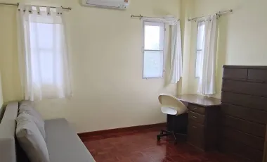 Spacious 3 bedroom 2 bath House Near the Sea Fully furnished