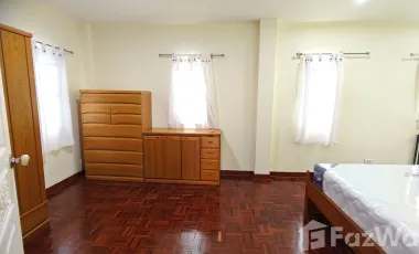 Spacious 3 bedroom 2 bath House Near the Sea Fully furnished