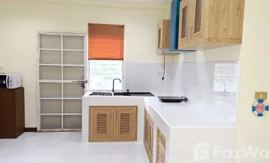 Spacious 3 bedroom 2 bath House Near the Sea Fully furnished