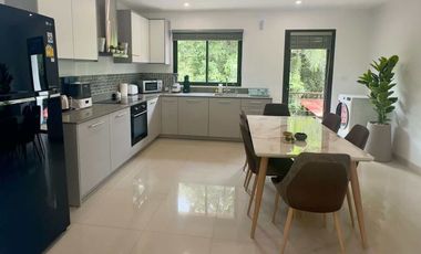 2+1 bedroom house with pool access in ChoenMon
