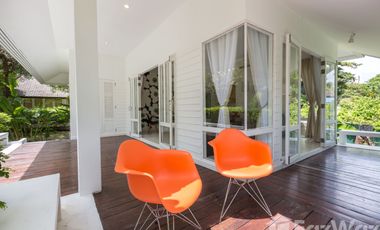 Beach Paradise Awaits! Treat Yourself to a Charming Beach Cottage