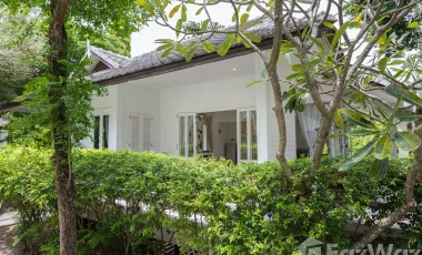 Beach Paradise Awaits! Treat Yourself to a Charming Beach Cottage