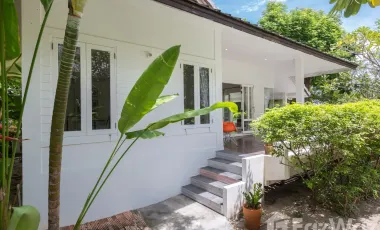 Beach Paradise Awaits! Treat Yourself to a Charming Beach Cottage