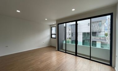 Amazing Townhome Handong
