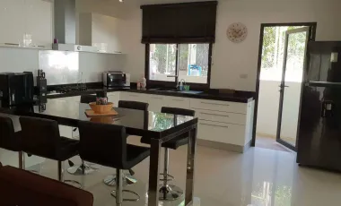 3 bedroom house with pool access in Choenmon
