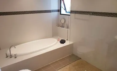 3 bedroom house with pool access in Choenmon