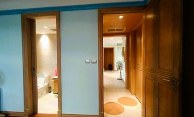Sublime Abode in Luxurious Enclave: 11M Baht Oasis Awaits