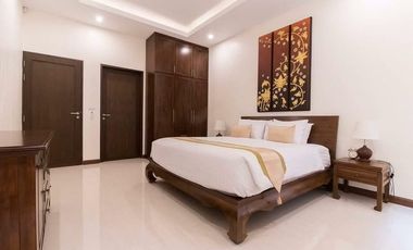 Luxurious 3-Bedroom, 3-Bathroom Pool Villa in Palm Villas