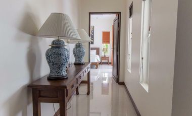 Luxurious 3-Bedroom, 3-Bathroom Pool Villa in Palm Villas
