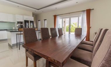 Luxurious 3-Bedroom, 3-Bathroom Pool Villa in Palm Villas
