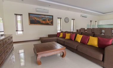 Luxurious 3-Bedroom, 3-Bathroom Pool Villa in Palm Villas