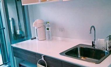 Baan Thew Lom (Studio 1 Bathroom) with Pool view @ 7th floor