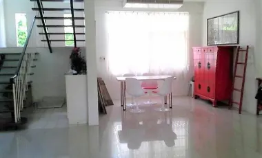 6 Bedroom Villa for sale in Khlong Tan Nuea, Bangkok