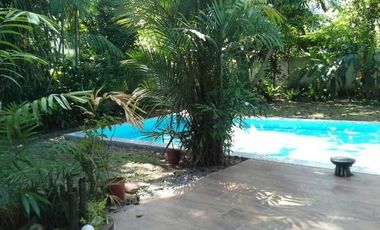 6 Bedroom Villa for sale in Khlong Tan Nuea, Bangkok