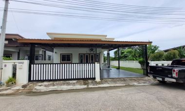 Cozy Single-Storey House with Mountain View