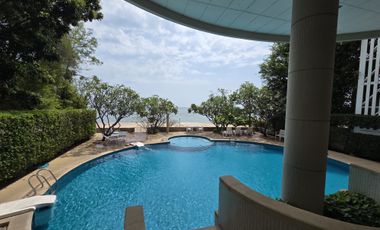 Beachfront Condo with Stunning Sea and Mountain Views
