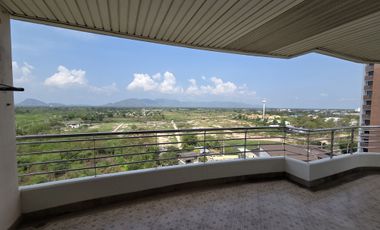 Beachfront Condo with Stunning Sea and Mountain Views