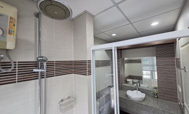 Beachfront Condo with Stunning Sea and Mountain Views