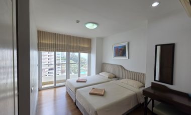 Beachfront Condo with Stunning Sea and Mountain Views