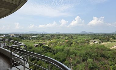 Beachfront Condo with Stunning Sea and Mountain Views