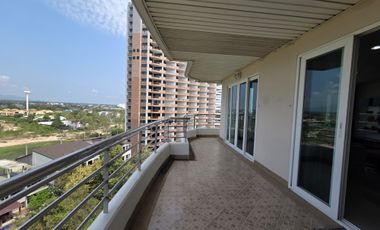Beachfront Condo with Stunning Sea and Mountain Views