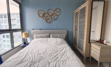 Perfectly Proportioned 1-Bedroom: Great Balcony and View