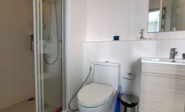 Perfectly Proportioned 1-Bedroom: Great Balcony and View