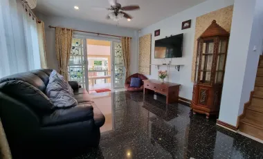 3 Bedroom house with 3 Bathrooms and a day room