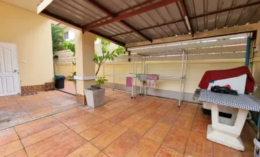 3 Bedroom house with 3 Bathrooms and a day room