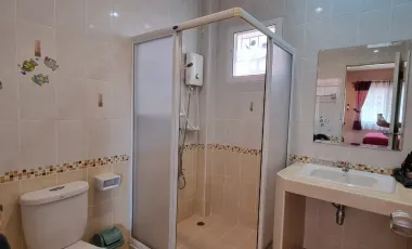 3 Bedroom house with 3 Bathrooms and a day room