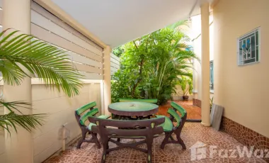 3 Bedroom house with 3 Bathrooms and a day room