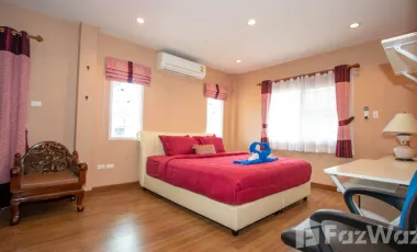 3 Bedroom house with 3 Bathrooms and a day room