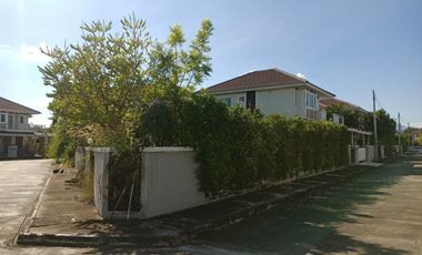 4-Bed Villa Oasis: Escape to San Pu Loei!