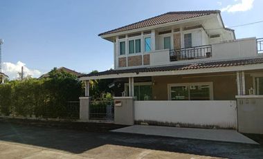 4-Bed Villa Oasis: Escape to San Pu Loei!