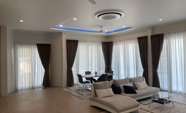 Enjoy Luxury Living in this 3BR Villa: ฿25M in Phuket Town!