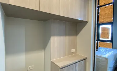 FOR RENT: Stylish 1-Bedroom Loft-Style Condo