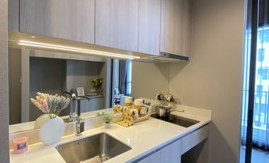 FOR RENT: Stylish 1-Bedroom Loft-Style Condo