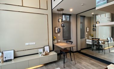 FOR RENT: Stylish 1-Bedroom Loft-Style Condo