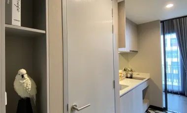 FOR RENT: Stylish 1-Bedroom Loft-Style Condo