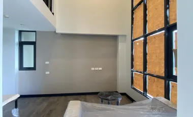 FOR RENT: Stylish 1-Bedroom Loft-Style Condo