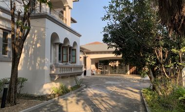 An Elegance Single House from Top Brand From Q House