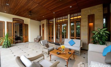 5 Bedroom Villa for sale in Khlong Tan Nuea, Bangkok